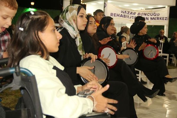 Kırıkhan'da Engelli Bireylerden 'Engelsiz Ritimler' Konseri
